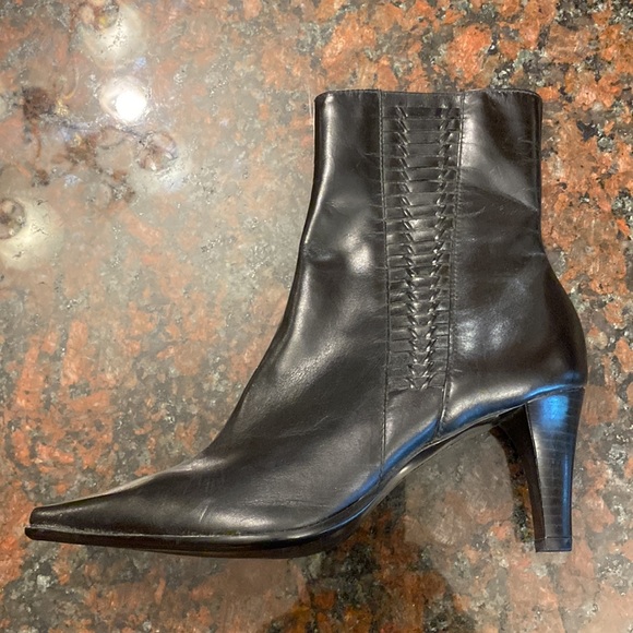 3 Pair of Michelle D Boots - Picture 6 of 10